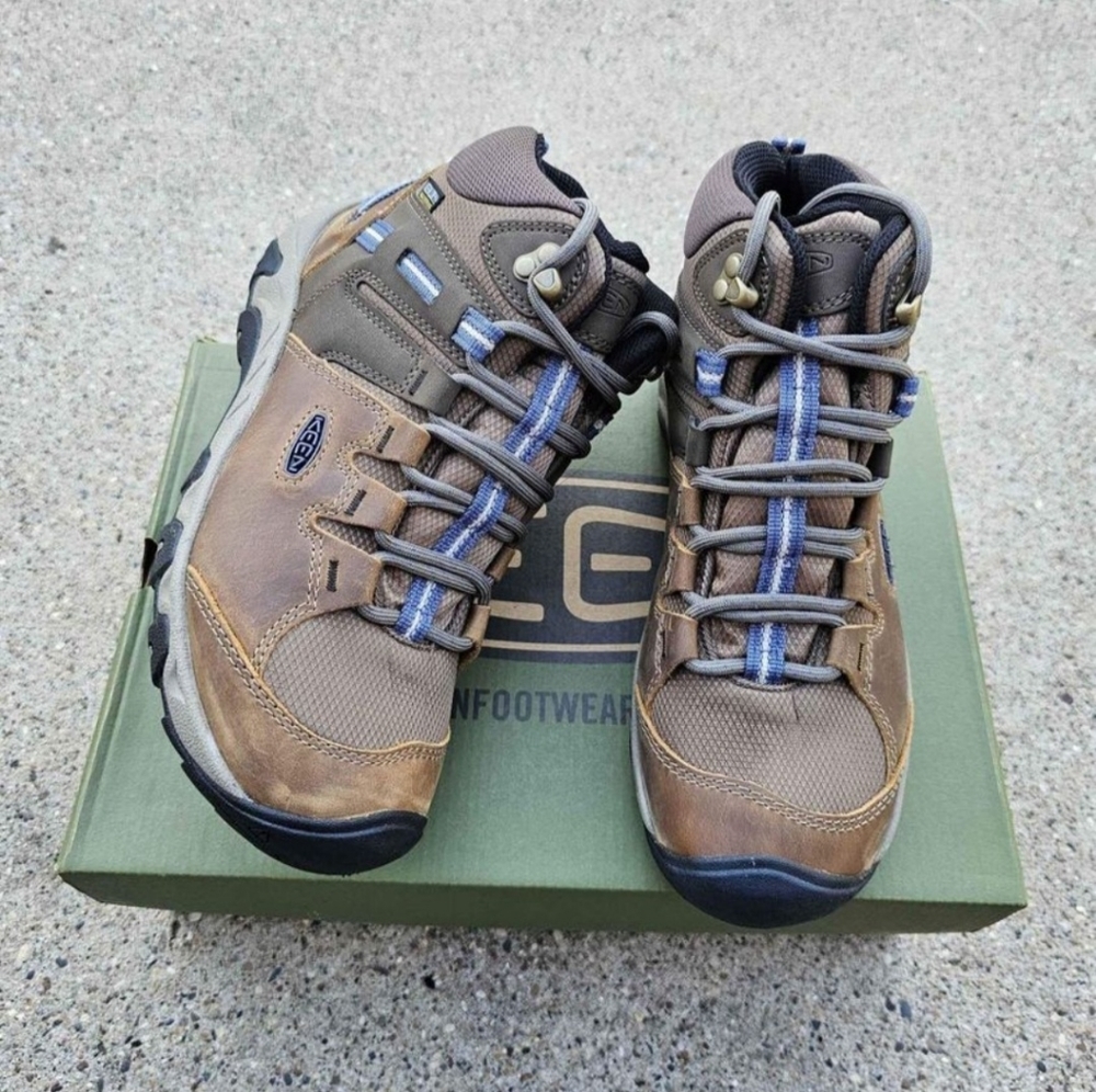 KEEN leather waterproof boots women's size 7.5